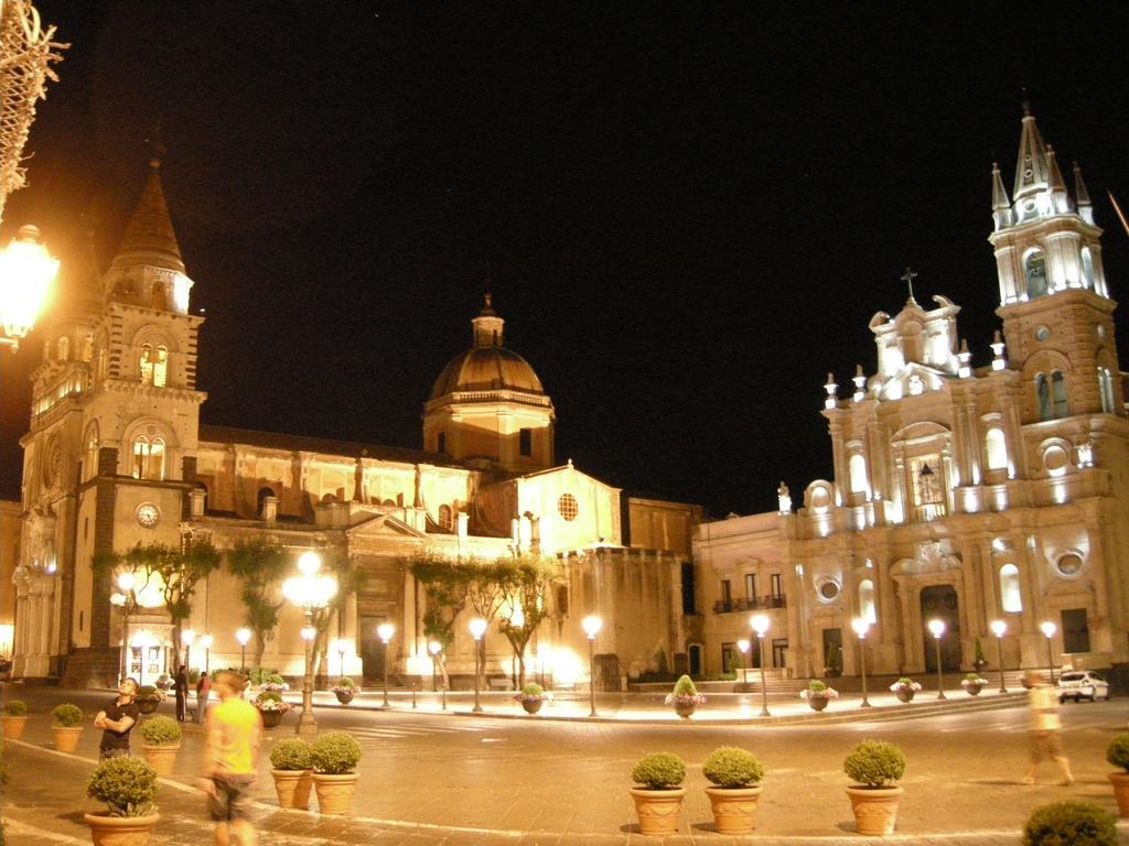Suites In Sicily 아치레알레 외부 사진